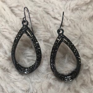 Earrings teardrop shape